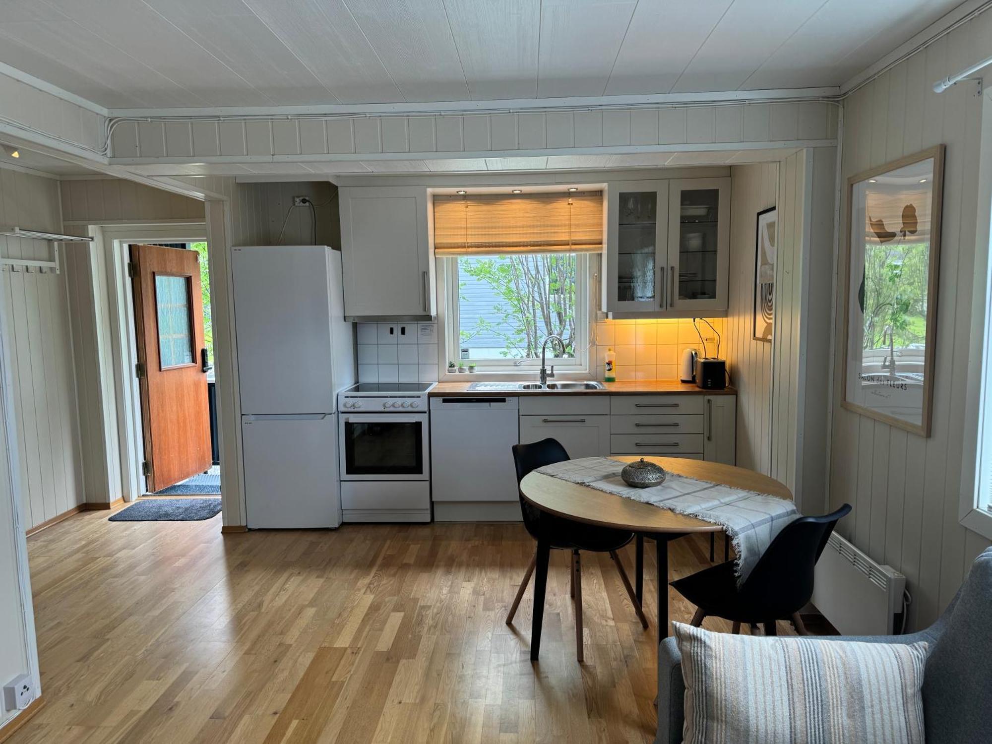 Walo Apartments Tromsdalen - Close To Cable Car And Arctic Cathedral, 10 Min By Bus To City Centre, Free Parking Tromso Exterior photo